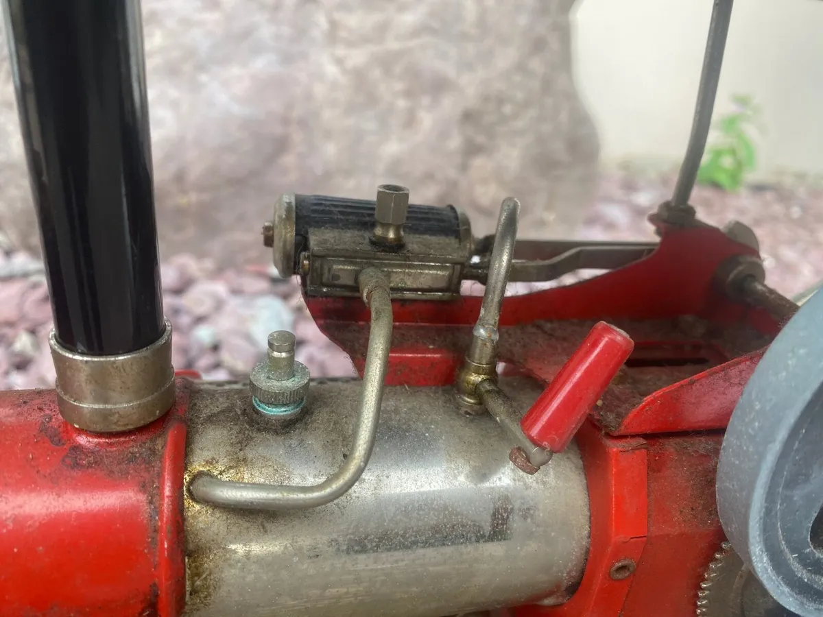 Vintage steam engine for light restoration - Image 3