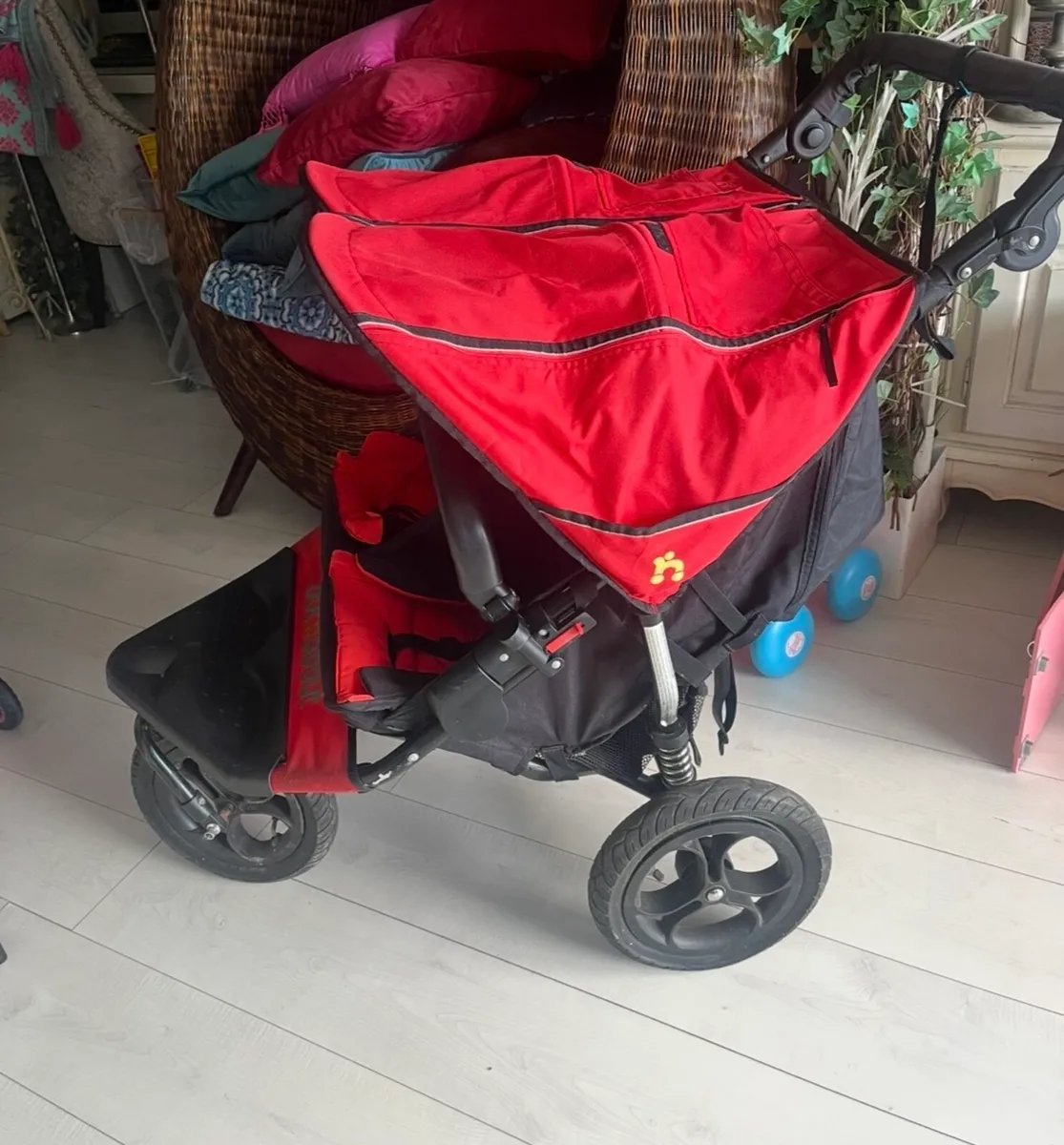Out and about double red nipper - Image 1