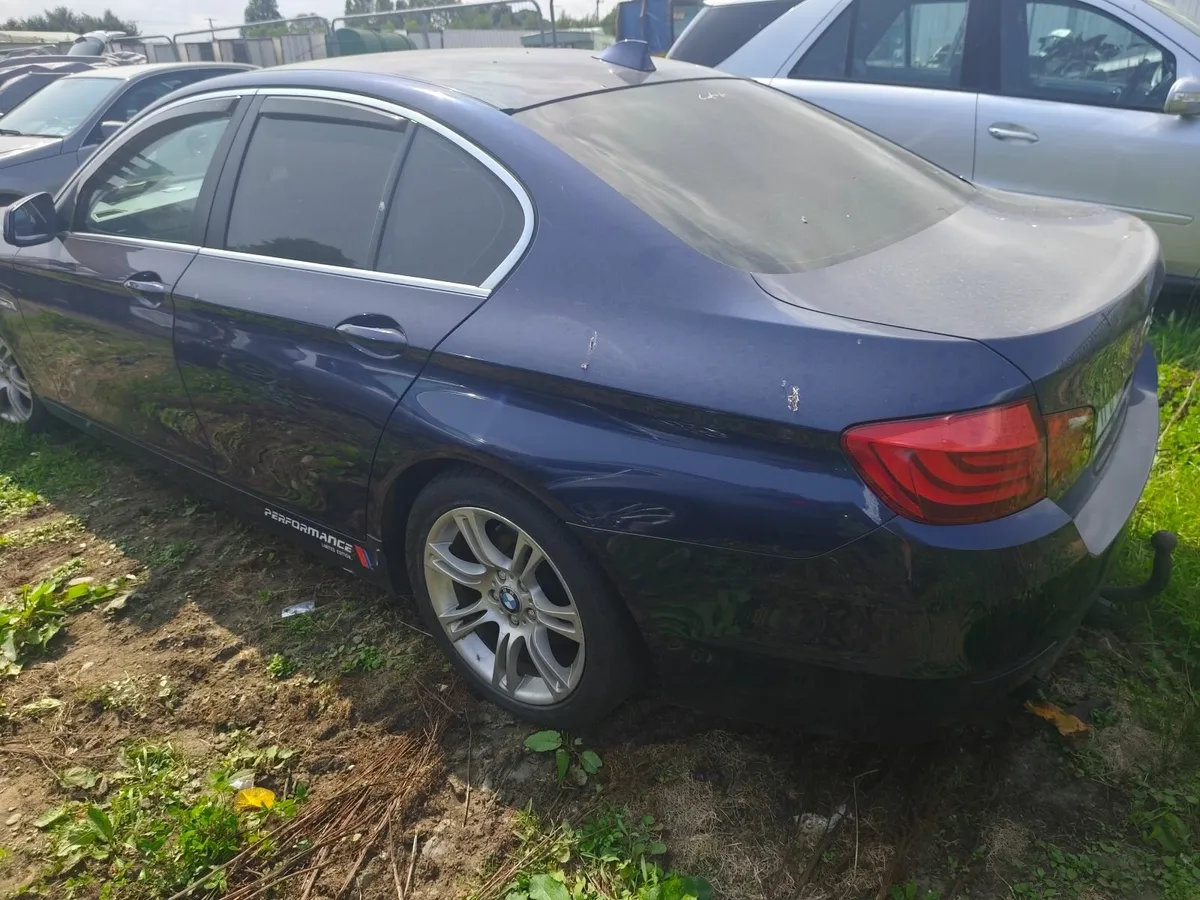 2011 bmw 520 - Image 3