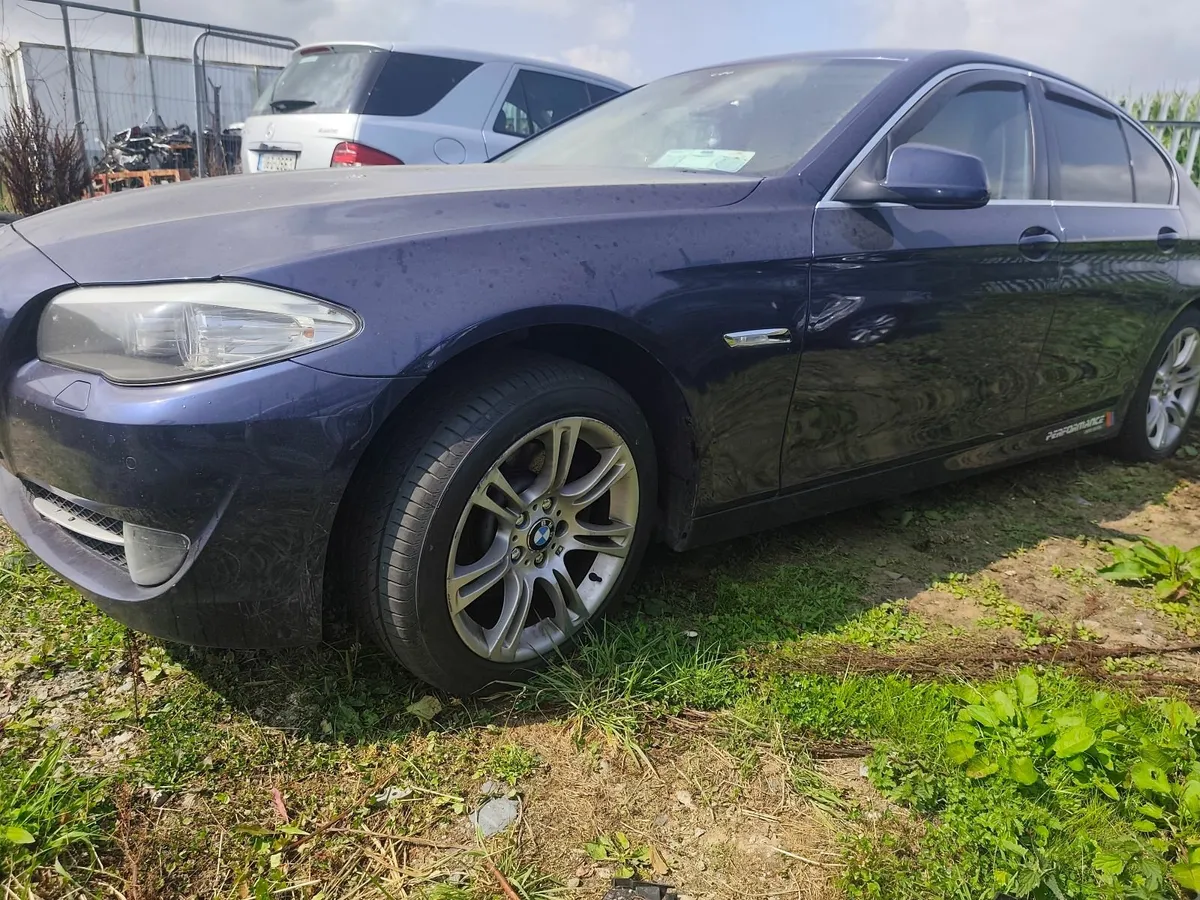 2011 bmw 520 - Image 1