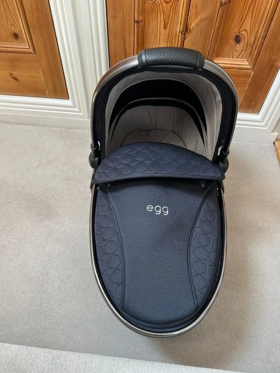 Egg Pram Eggcelent Condition - Image 2