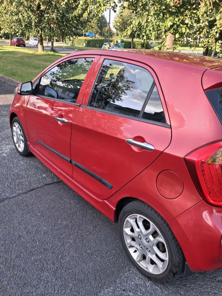 Car - Image 2