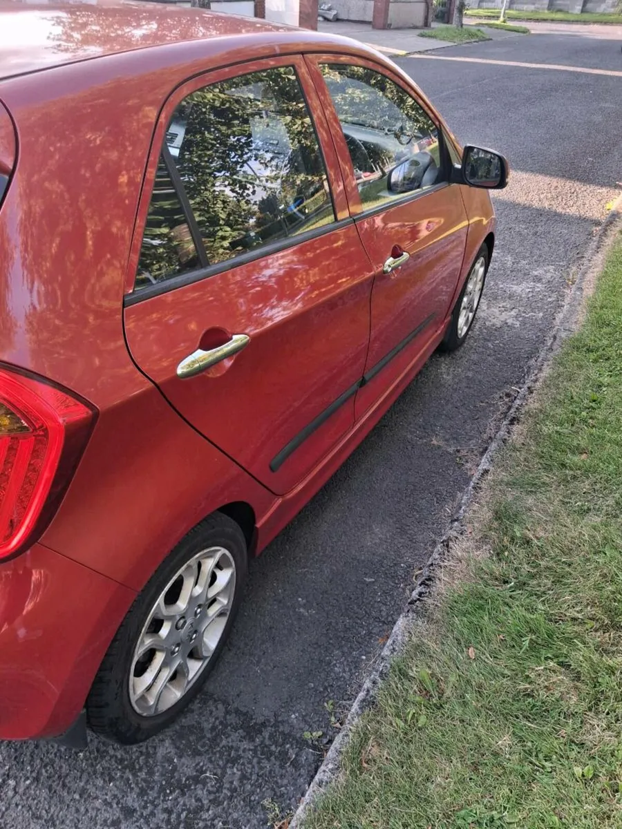 Car - Image 3