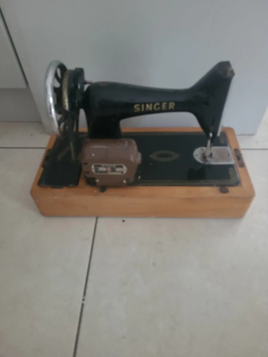 antique sewing machine - Image 4