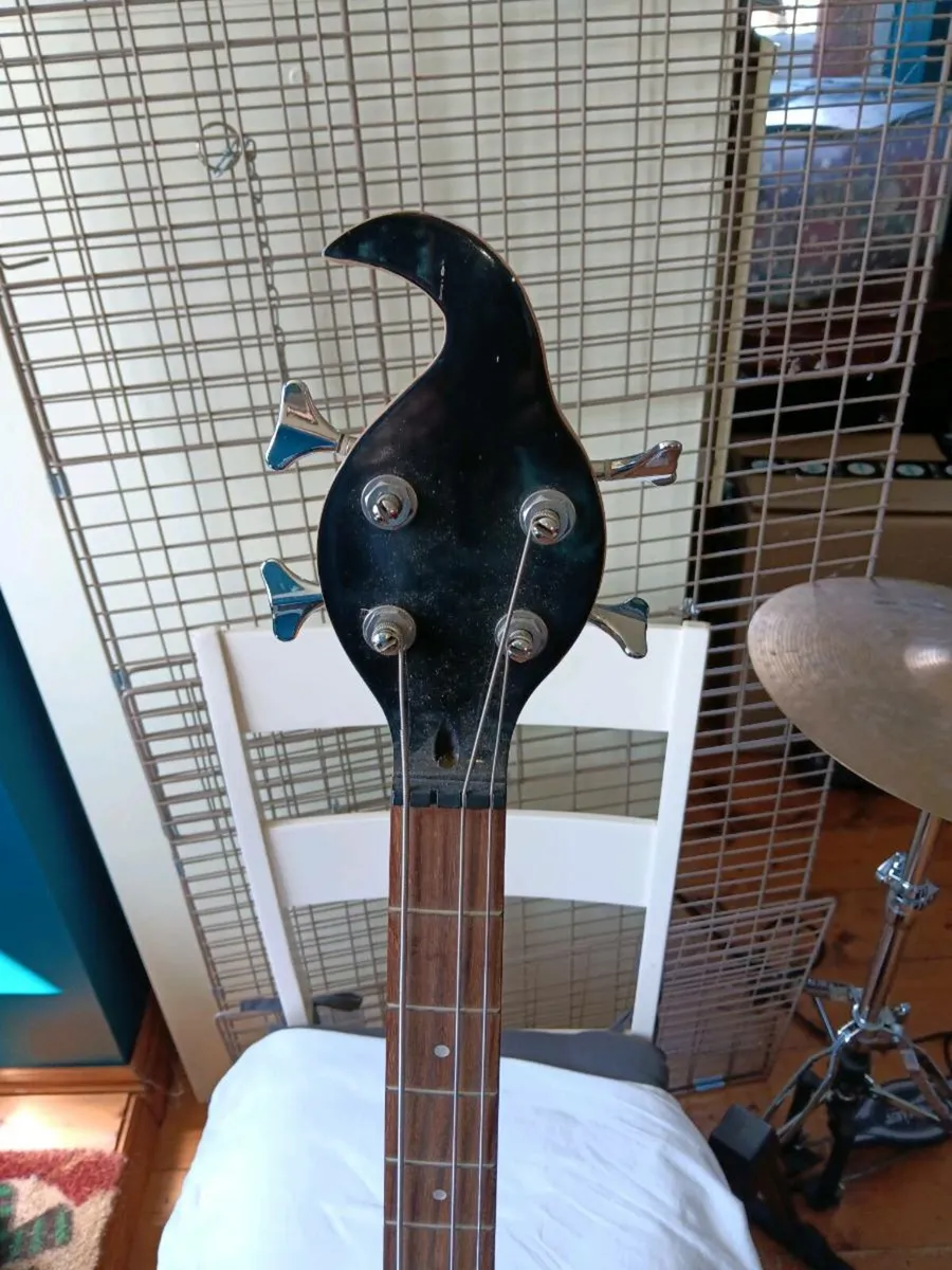 Electric bass guitar - Image 2