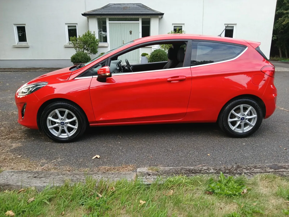 2017 Ford Fiesta Petrol NCT 08/26 - Image 4