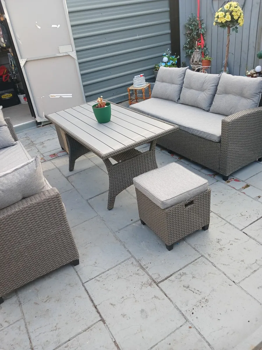 Garden furniture - Image 1