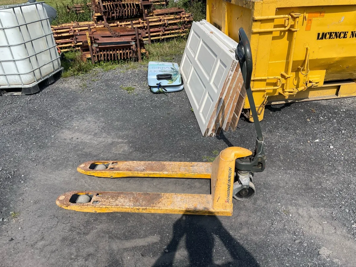 Pallet truck - Image 2