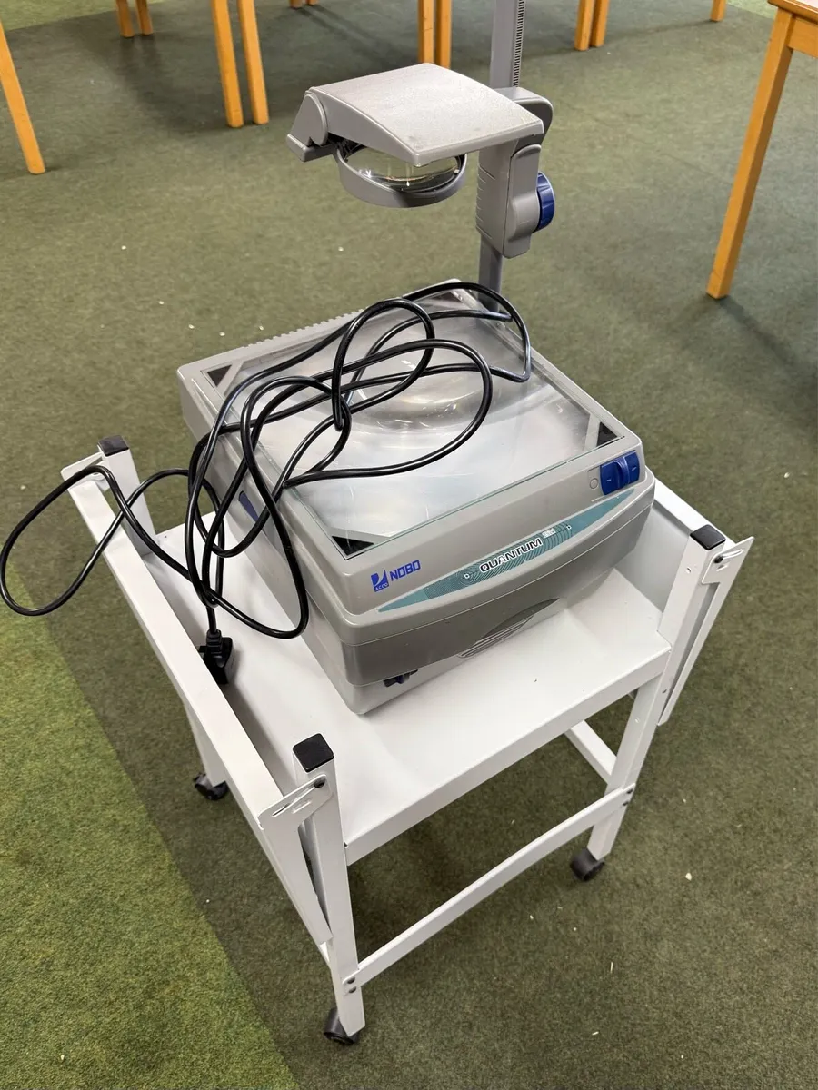 Nobo Quantum Overhead Projector & Trolley - Image 3