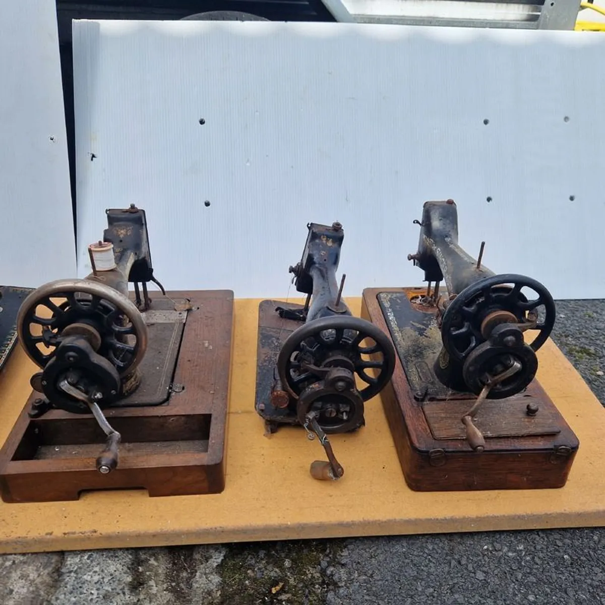 Vintage singer Sewing Machines Clearance - Image 1