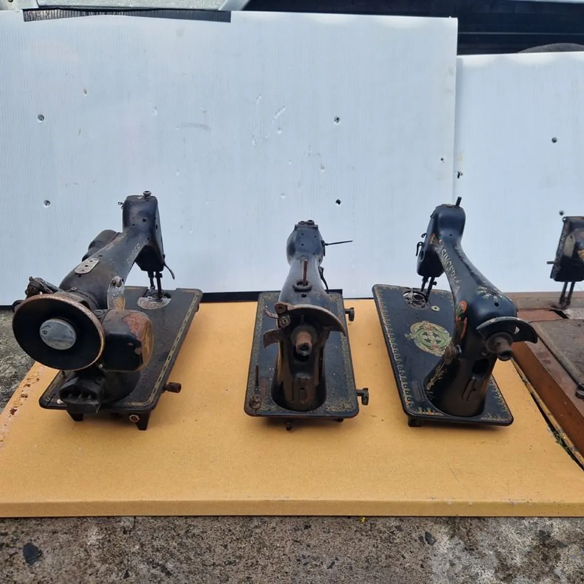 Vintage singer Sewing Machines Clearance - Image 2