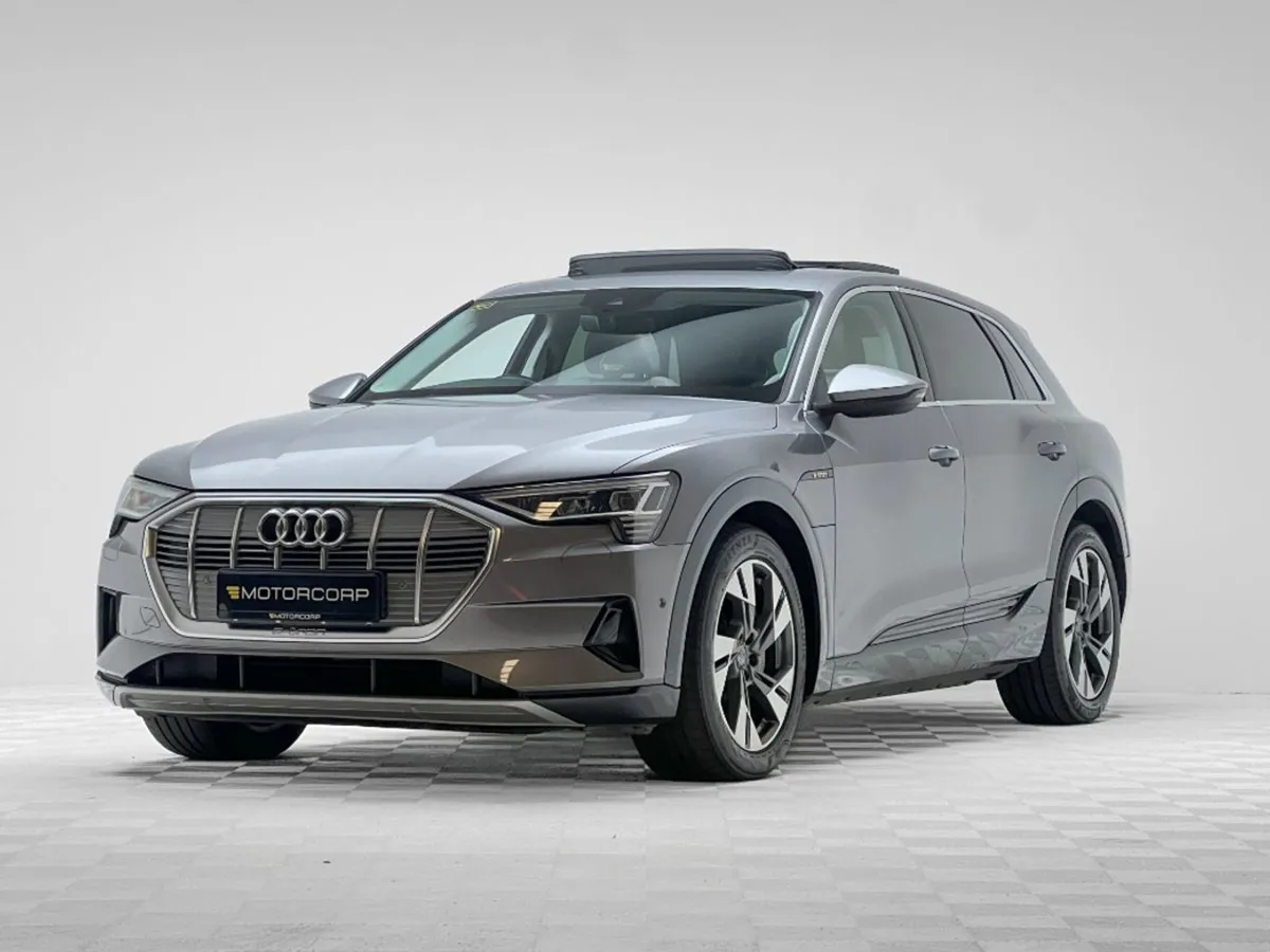 Audi E-Tron 50 S Line  pan Roof - Image 3
