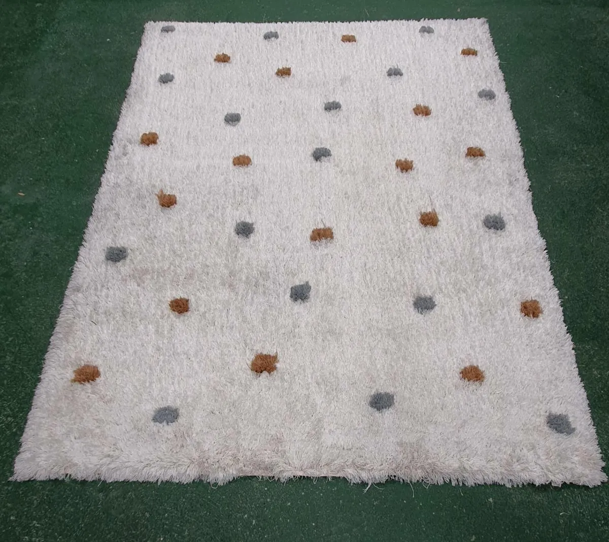 Zara Rug - Image 1