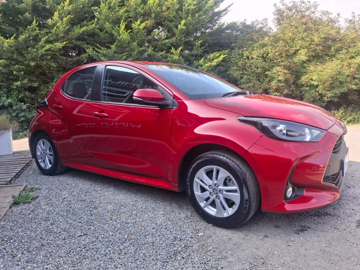 Toyota Yaris 2022 - Image 2