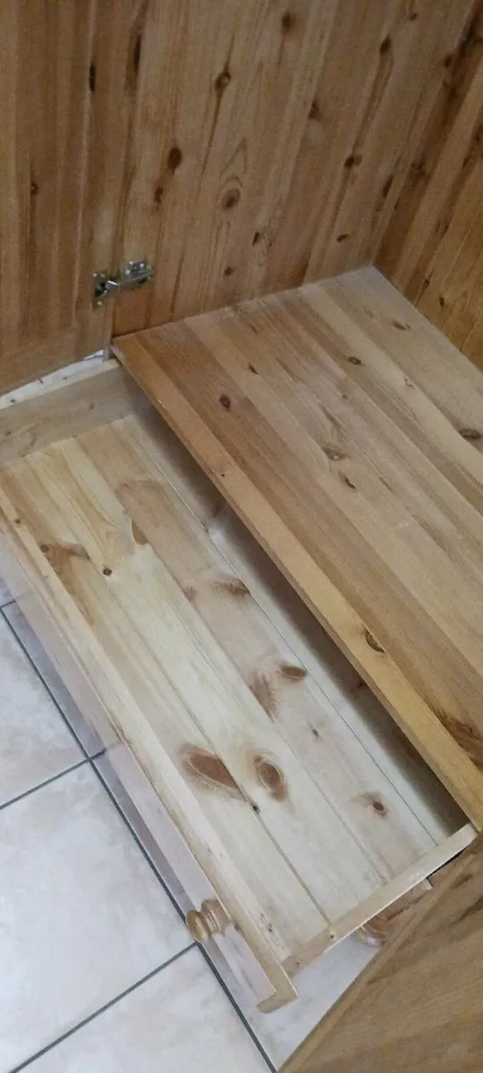 Wardrobe - Image 3
