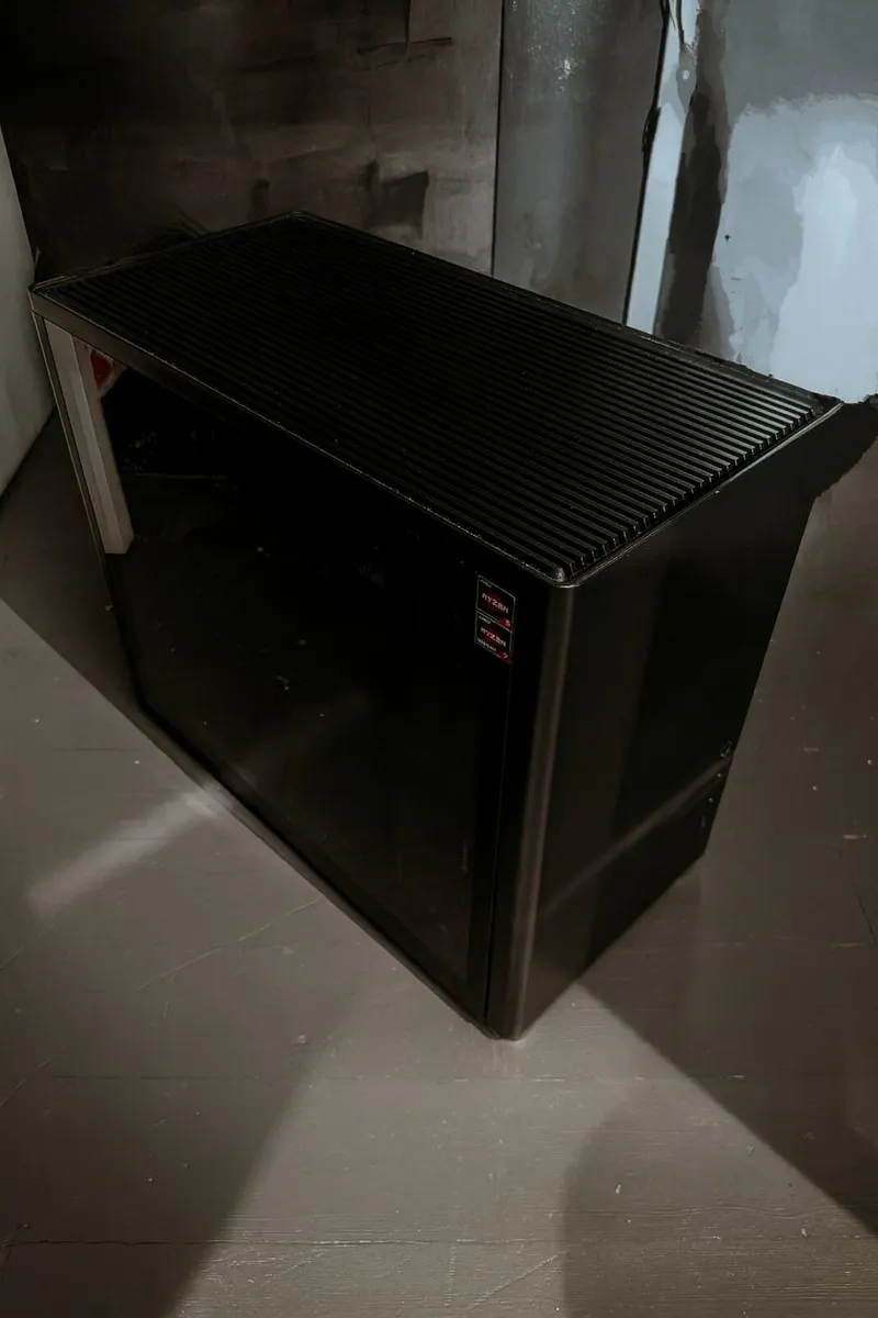 Gaming PC Ryzen 7 GeForce 4060 - Image 1