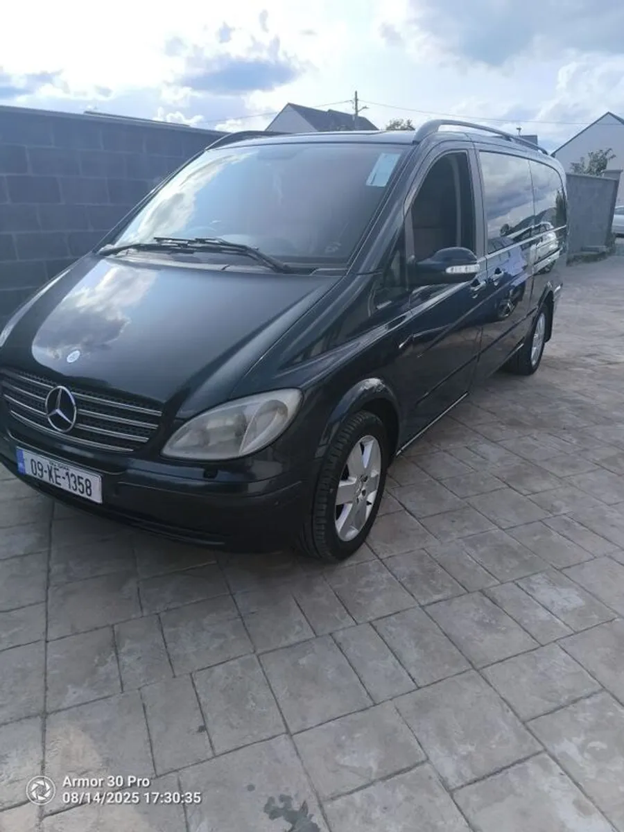 2009 Mercedes Benz V - Image 3