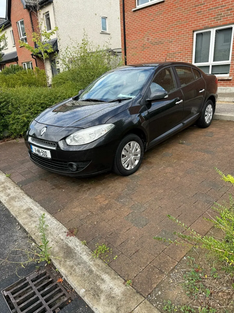 Renault Fluence 2011 - Image 2