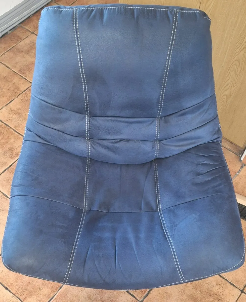 Axis Swivel Chair - Image 1
