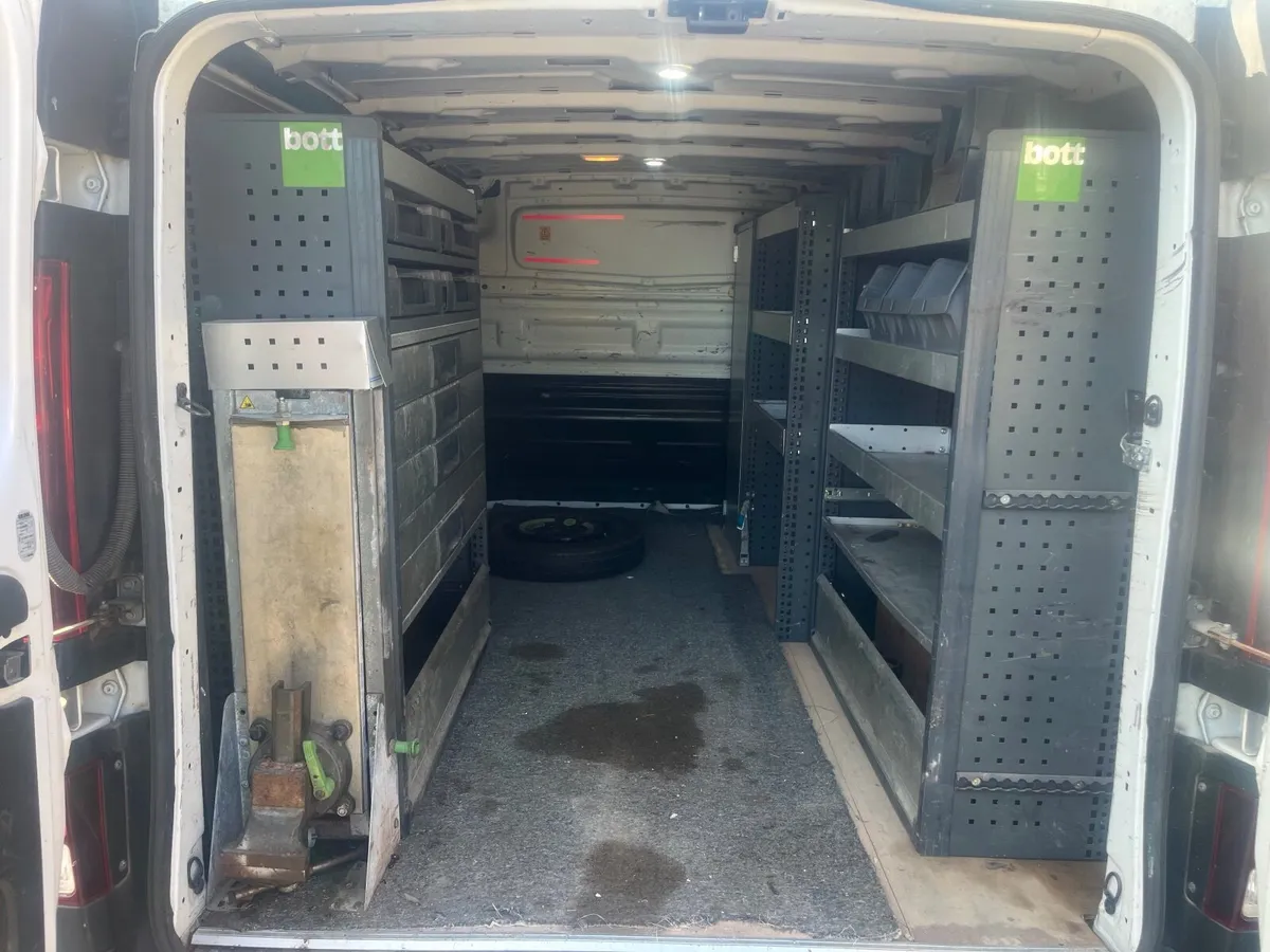 Renault Trafic 2018 - Image 1