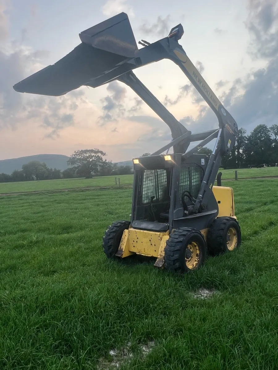 New Holland LS180 skidsteer - Image 1