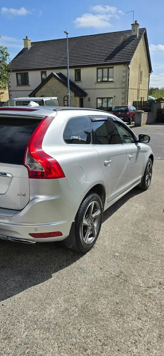 Volvo XC60 2015 - Image 4