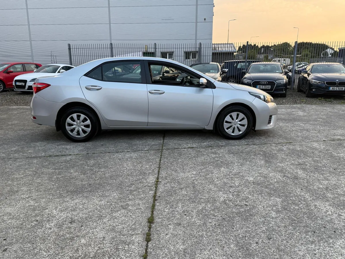 Toyota Corolla 2015 - Image 4