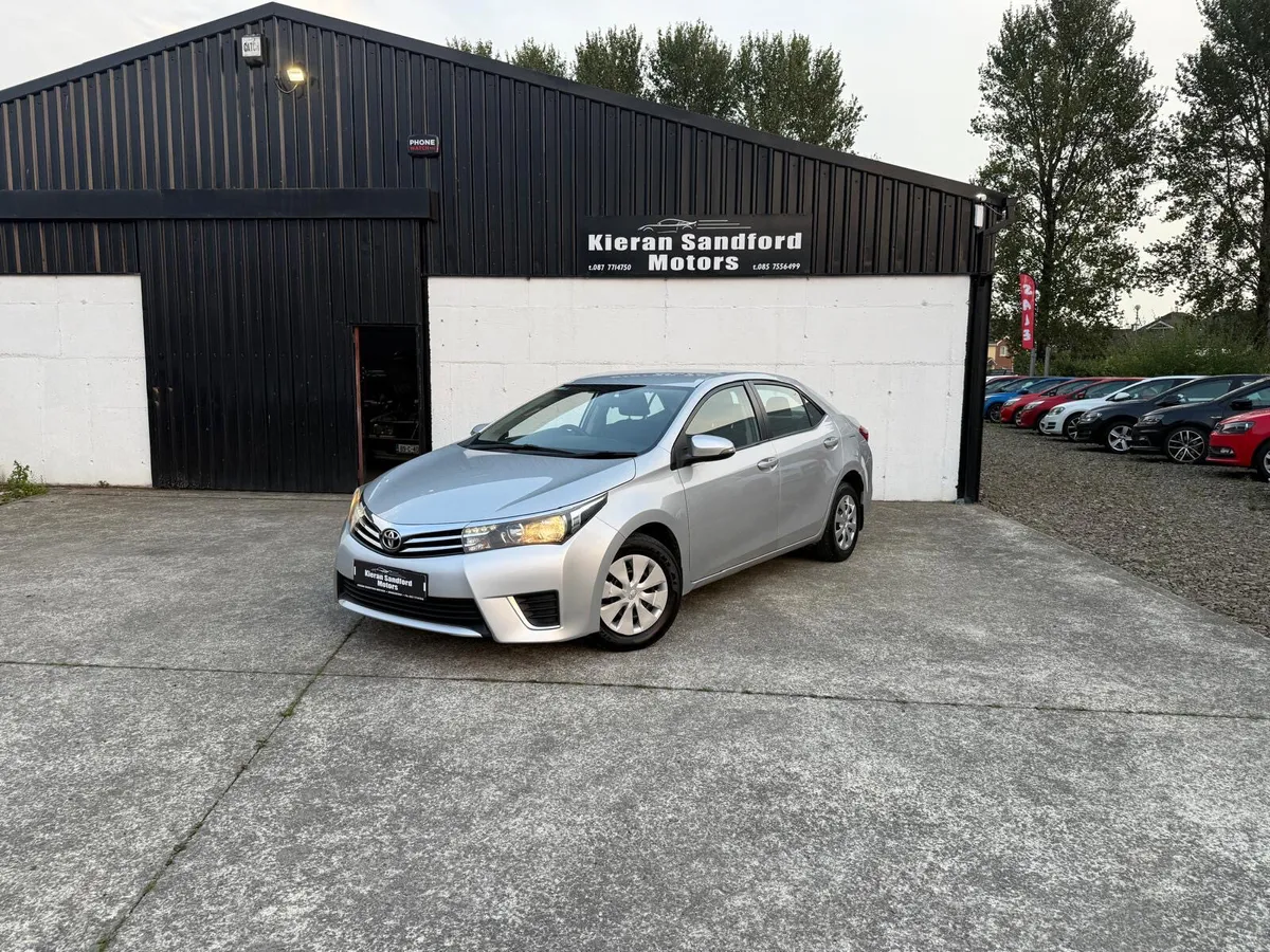 Toyota Corolla 2015 - Image 2