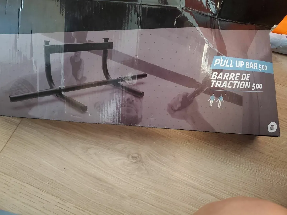 Pull up bar - Image 1
