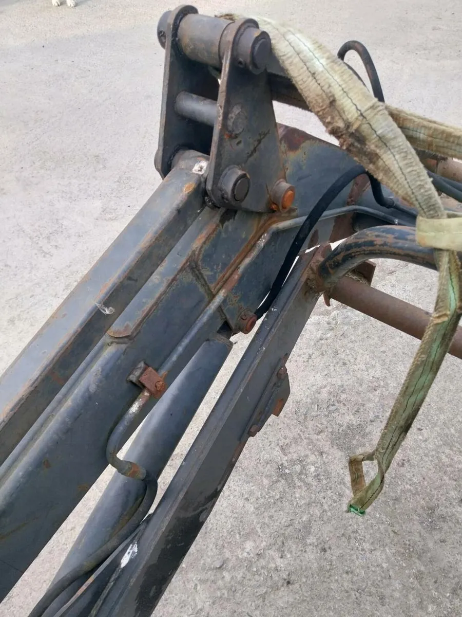 Quickie 4300 loader - Image 2