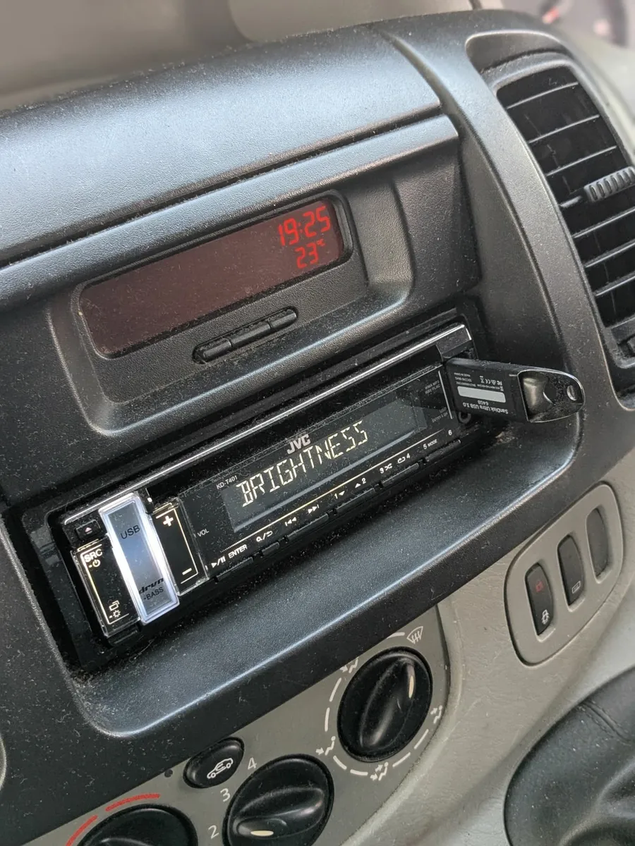 Nissan Primastar 2006 - Image 2