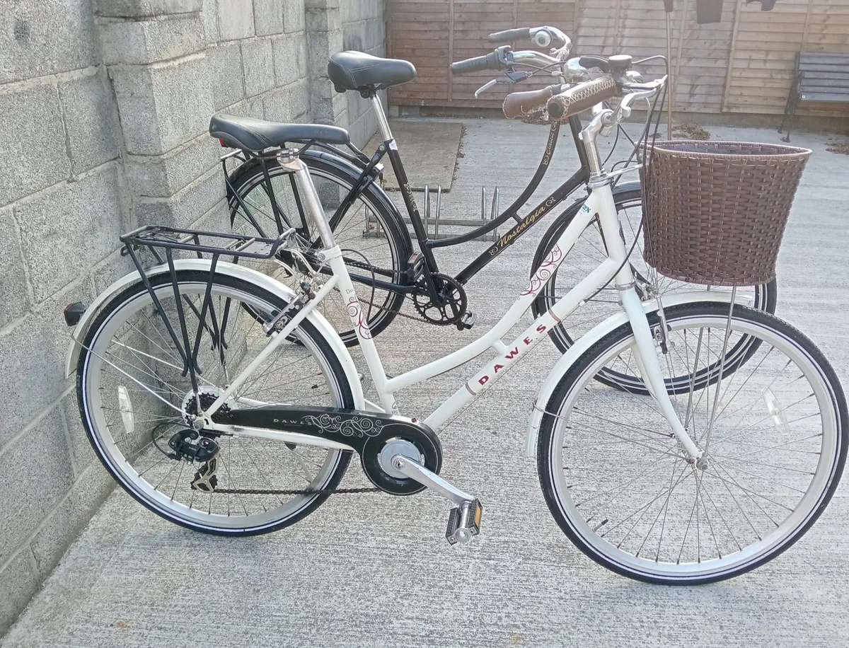 2 adult town bikes - Image 2