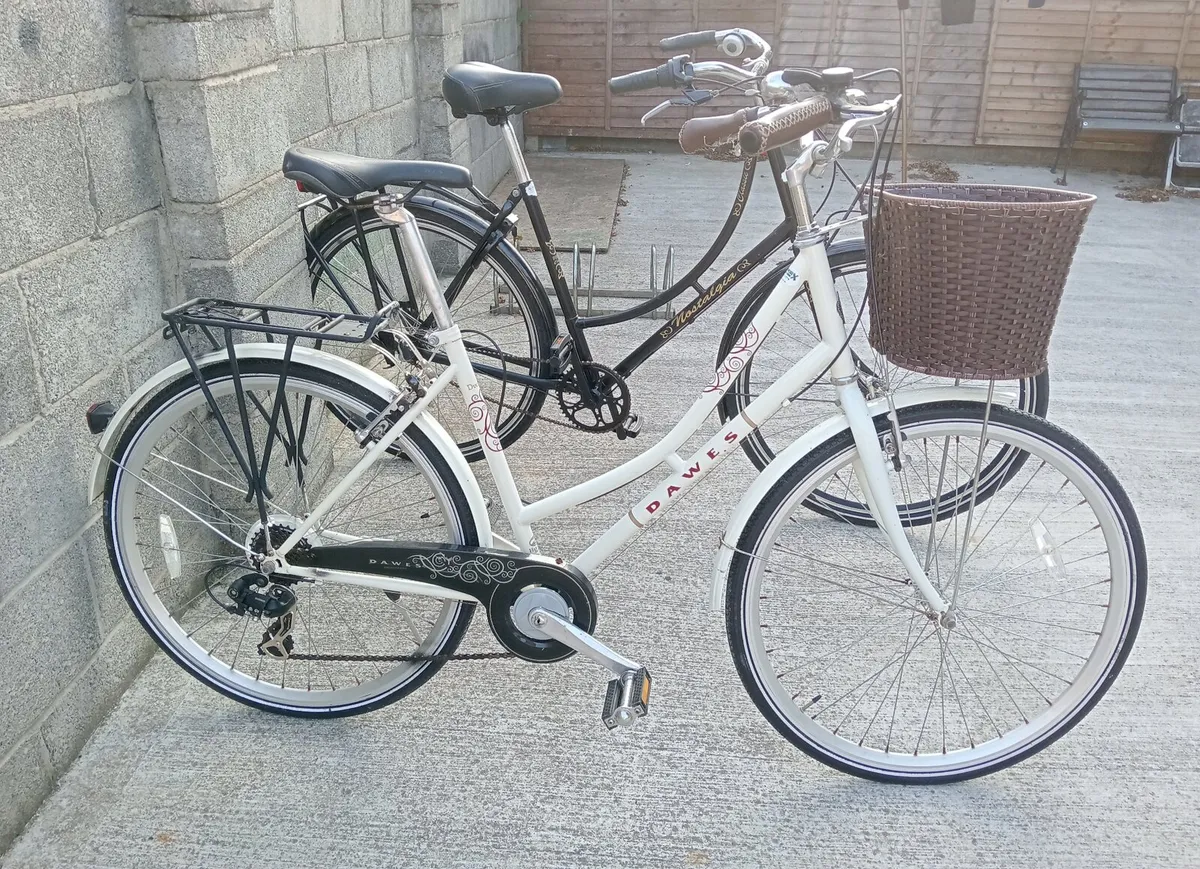 2 adult town bikes - Image 3