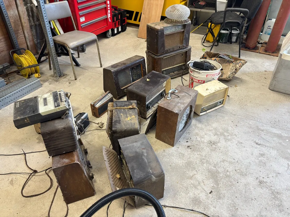 Vintage radios - Image 1