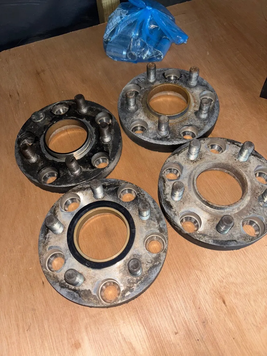 Spacers nuts and bolts - Image 2