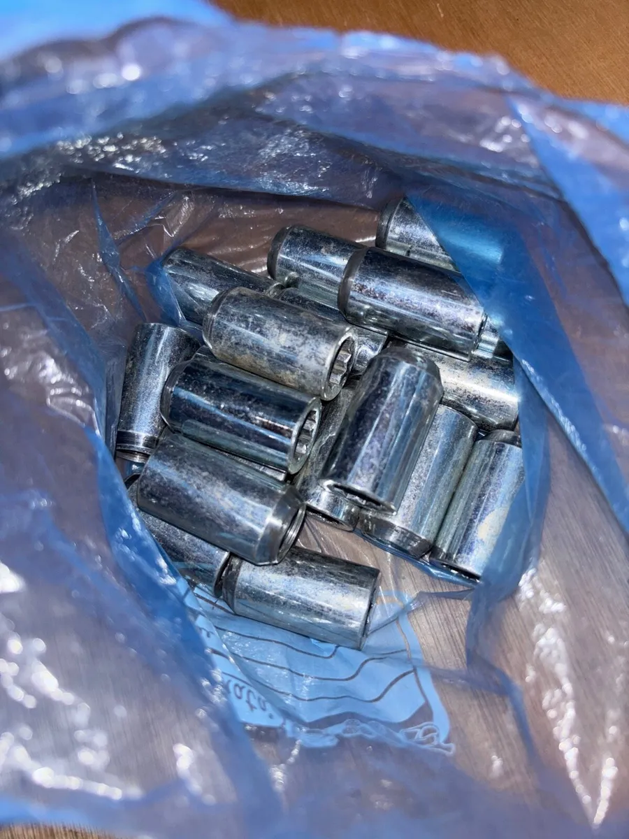 Spacers nuts and bolts - Image 3