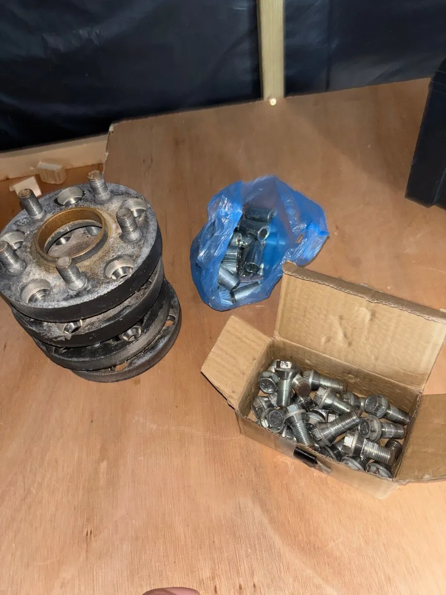 Spacers nuts and bolts - Image 1
