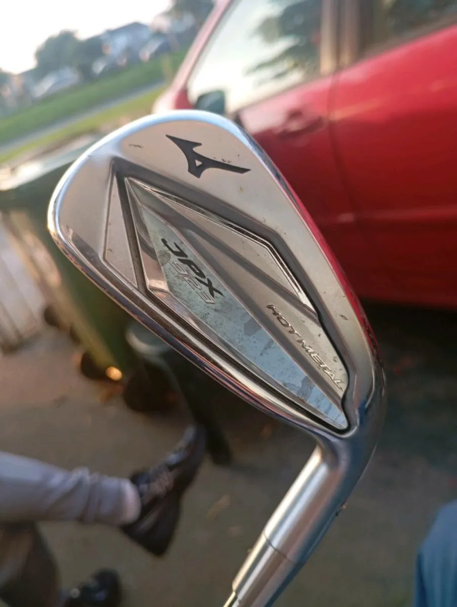 Mizuno jpx 923 hot metal 7 iron
