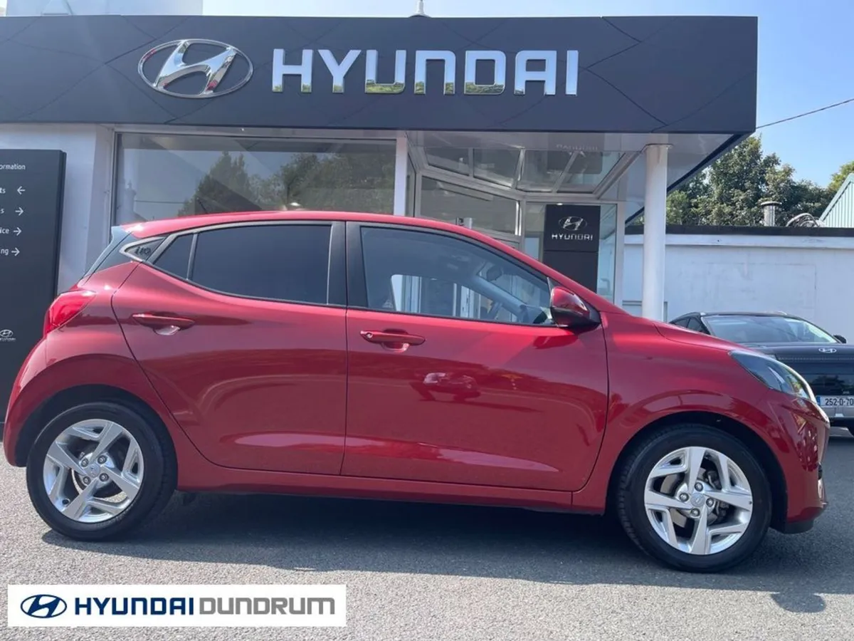 Hyundai i10 Deluxe 5DR - Image 3