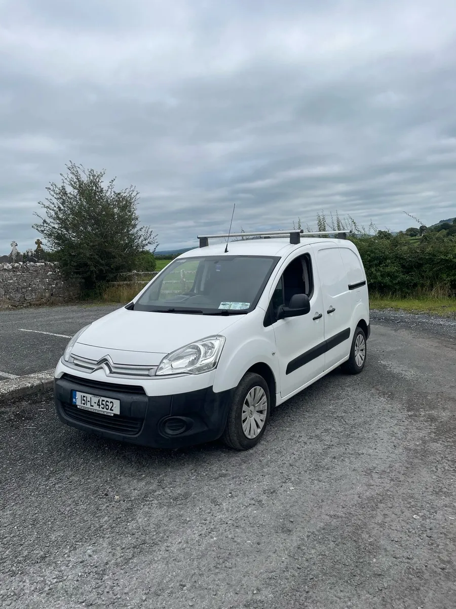 Extremely clean 2015 berlingo - Image 2