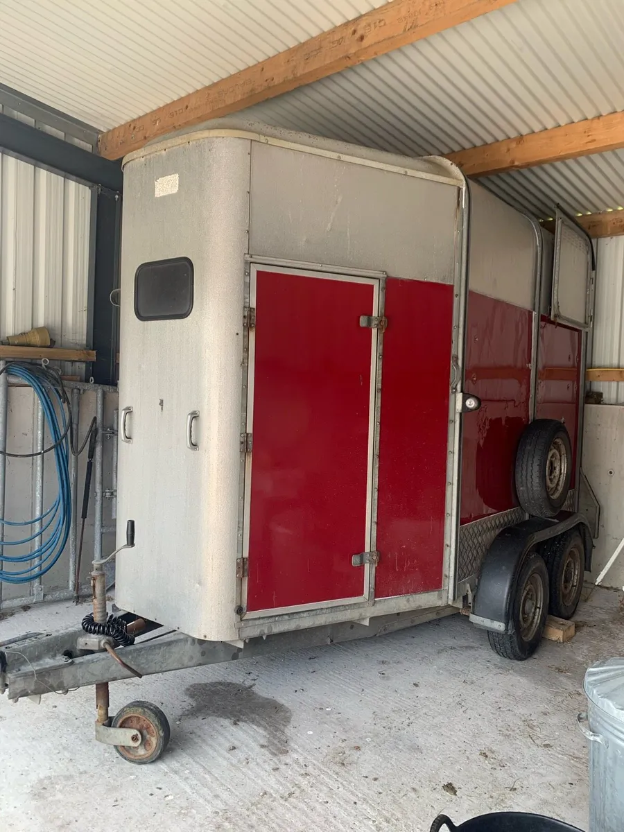 I for Williams 505 horsebox - Image 1
