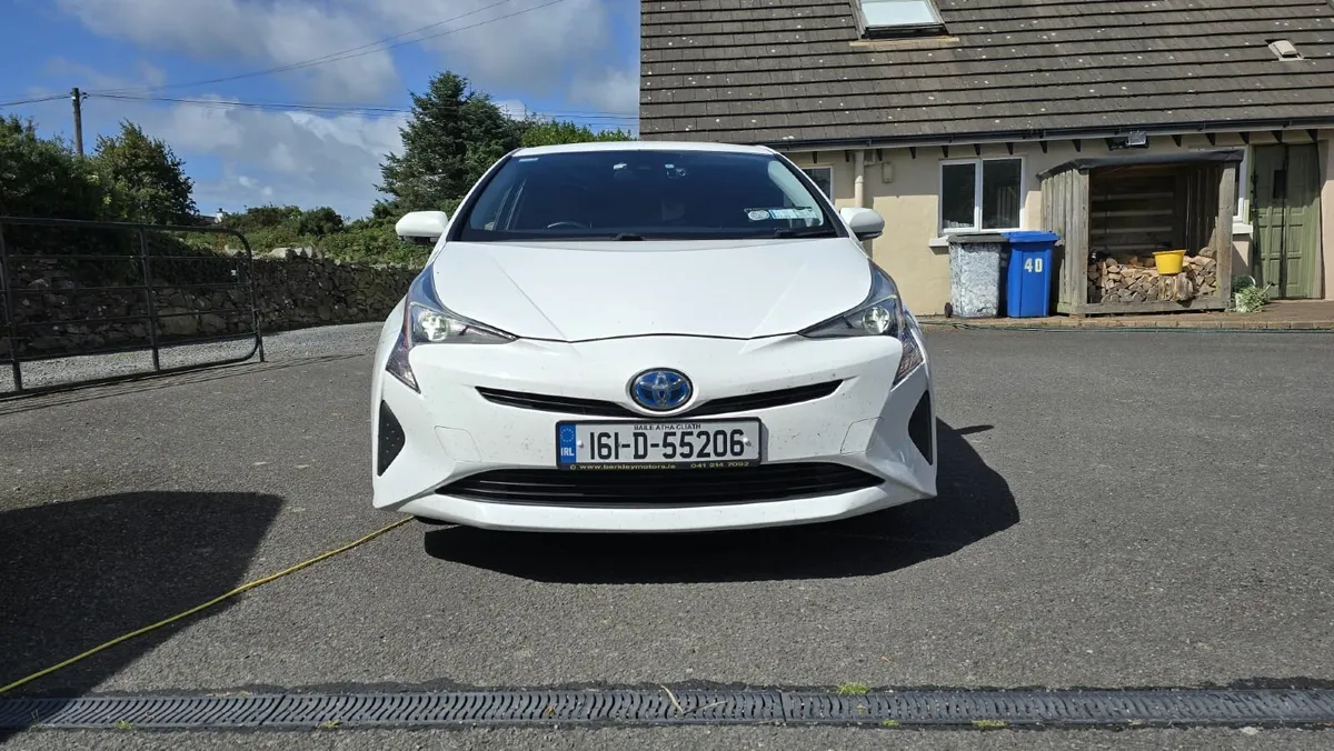 Toyota Prius 2016 Hybrid - Image 1