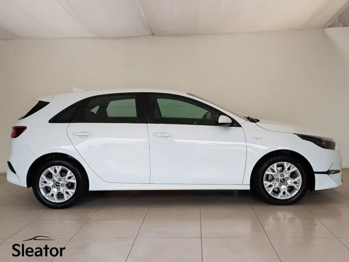 Kia Ceed 1.6d Mhev K2 My23 5DR - Image 2