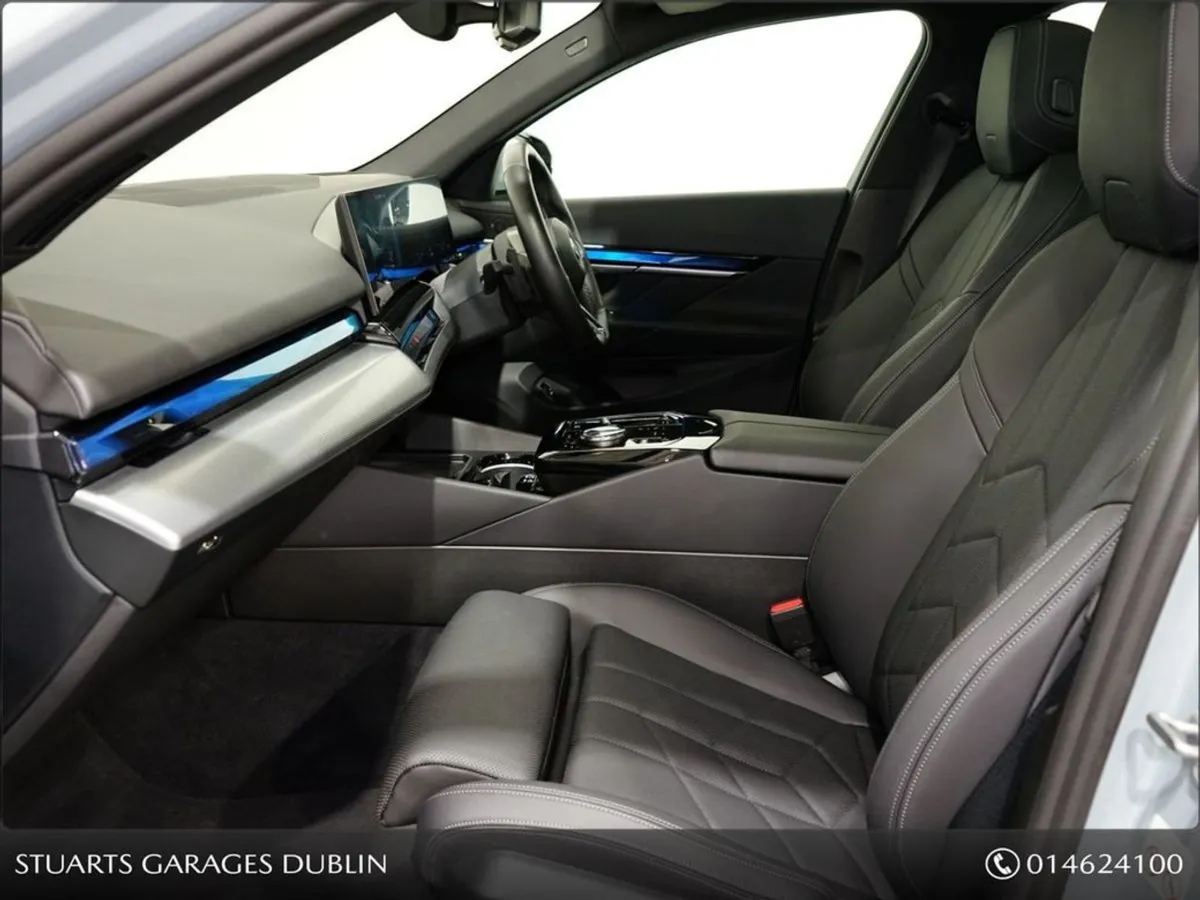BMW i5  panoramic Roof  i5 M-sport Edrive40 Brook - Image 3