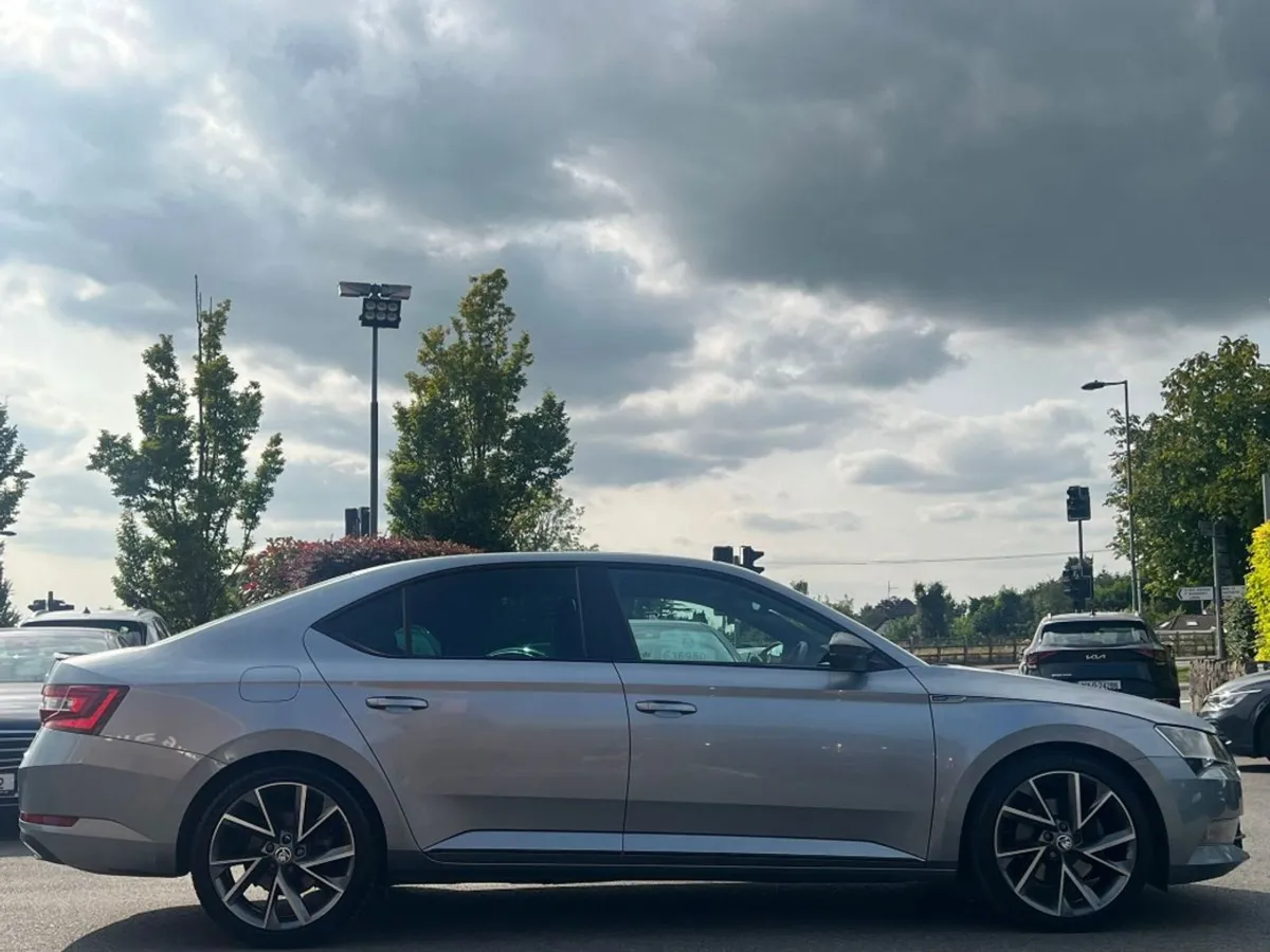 Skoda Superb 2.0tdi Sportline 150HP  1 Owner Low - Image 4