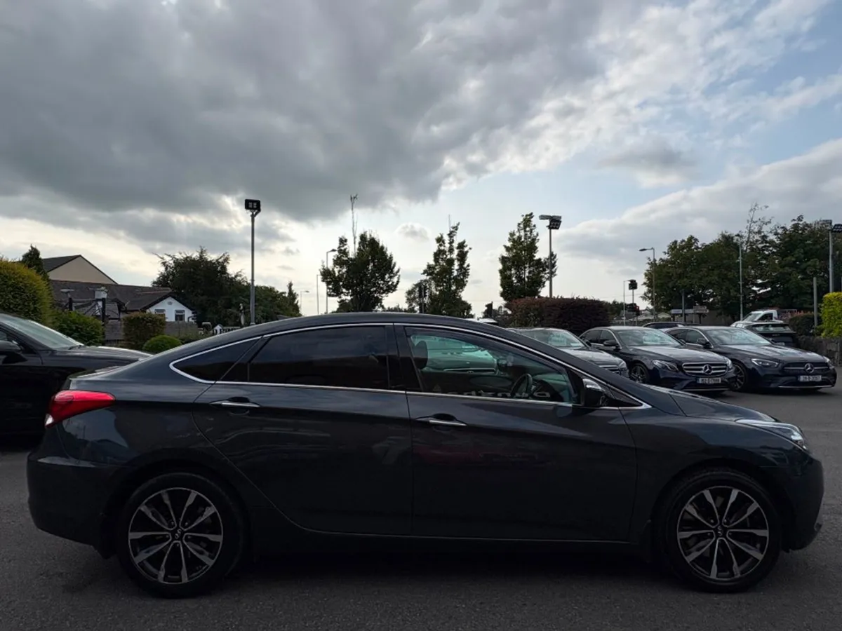 Hyundai i40 1.7 Diesel Saloon Executive 4DR - Image 4