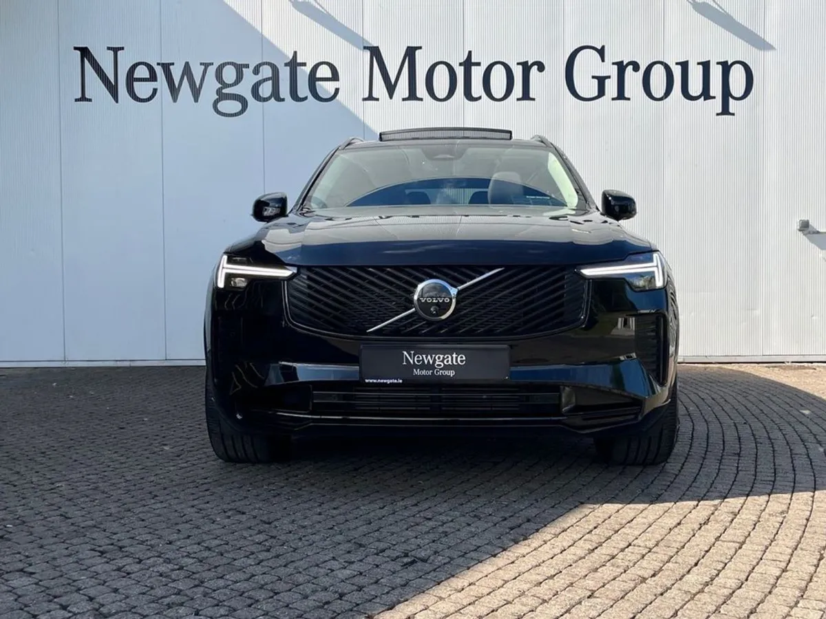 Volvo XC90 T8 Plus Dark AWD - Image 2