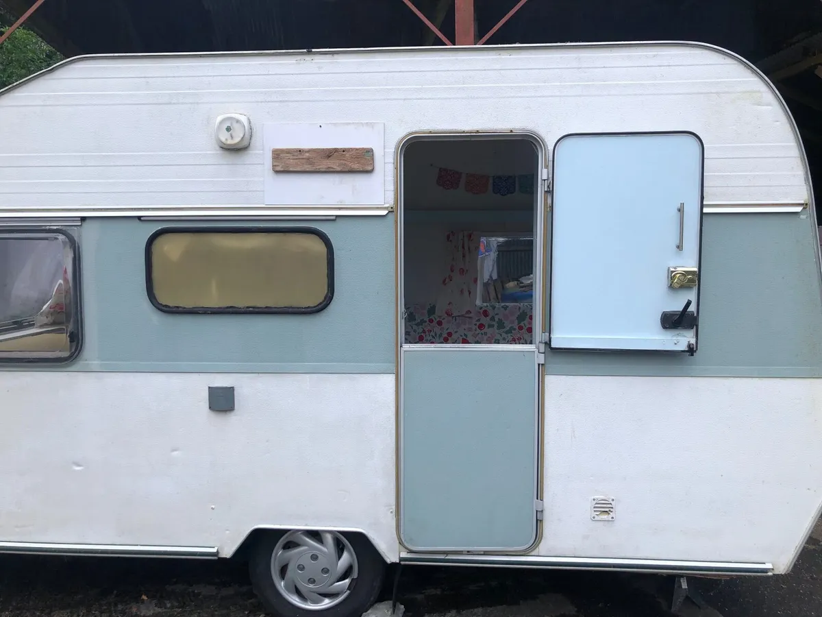 Caravan - Image 1