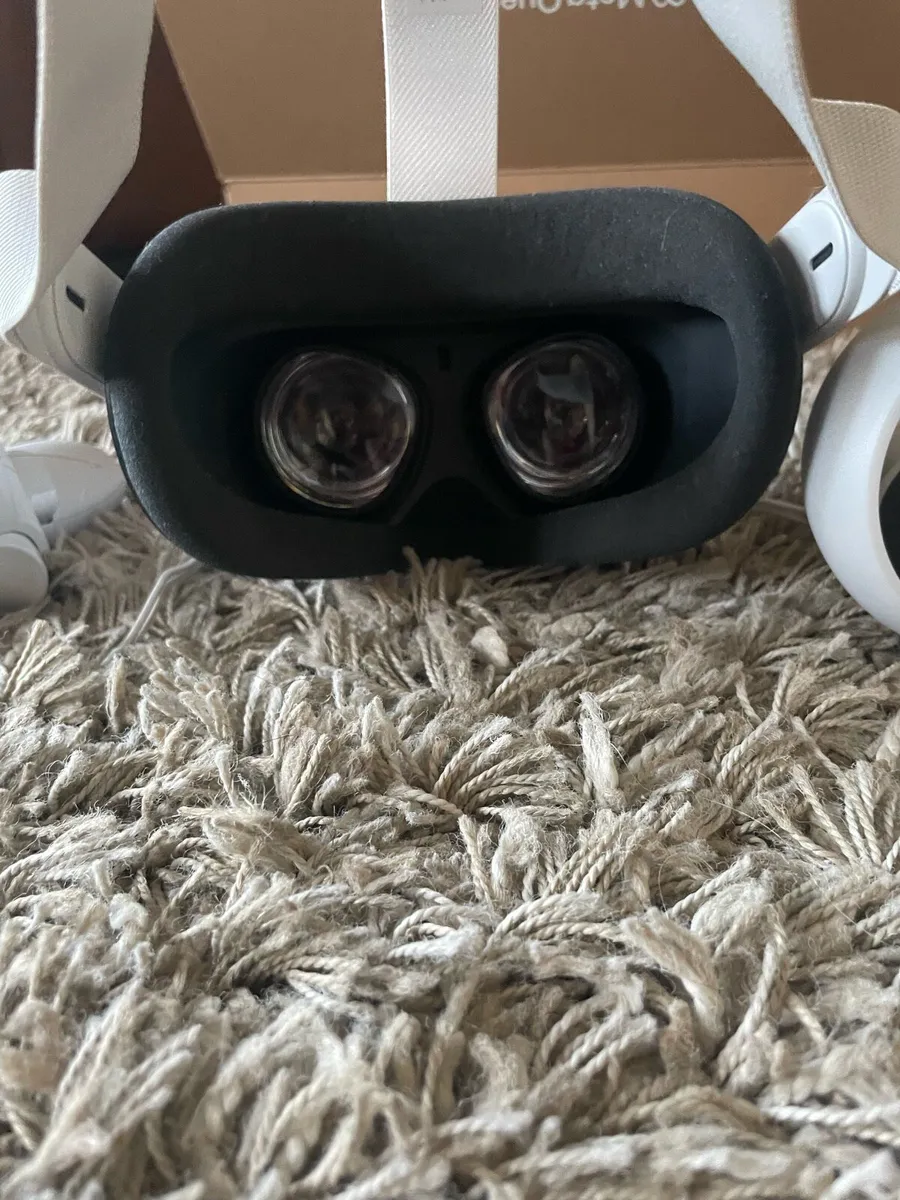 VR oculus meta quest 2 headset - Image 4