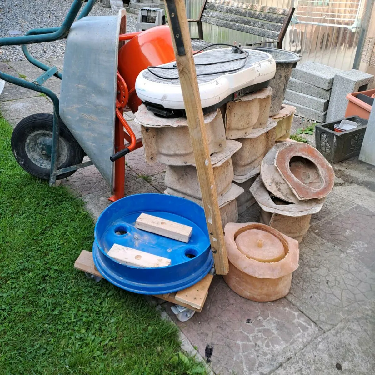 Cement moulds planters - Image 1